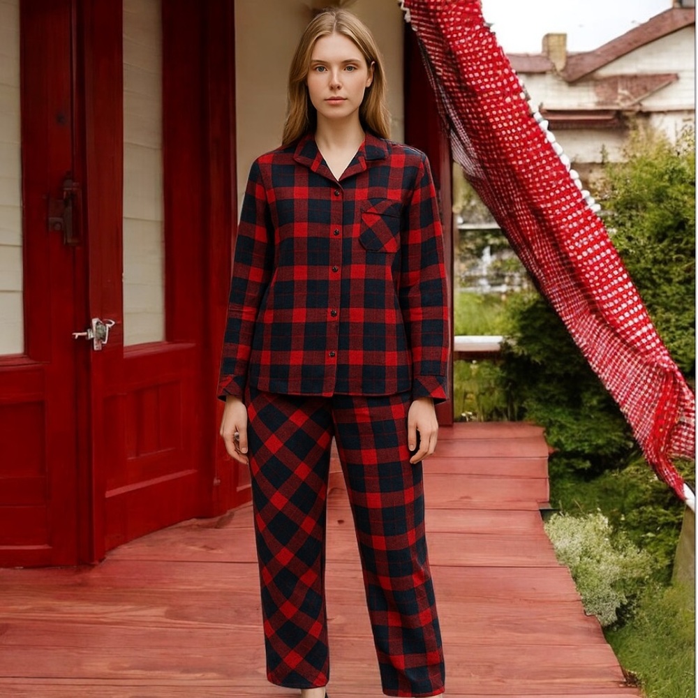 Hanes 2 pc soft red and navy blue flannel pj set